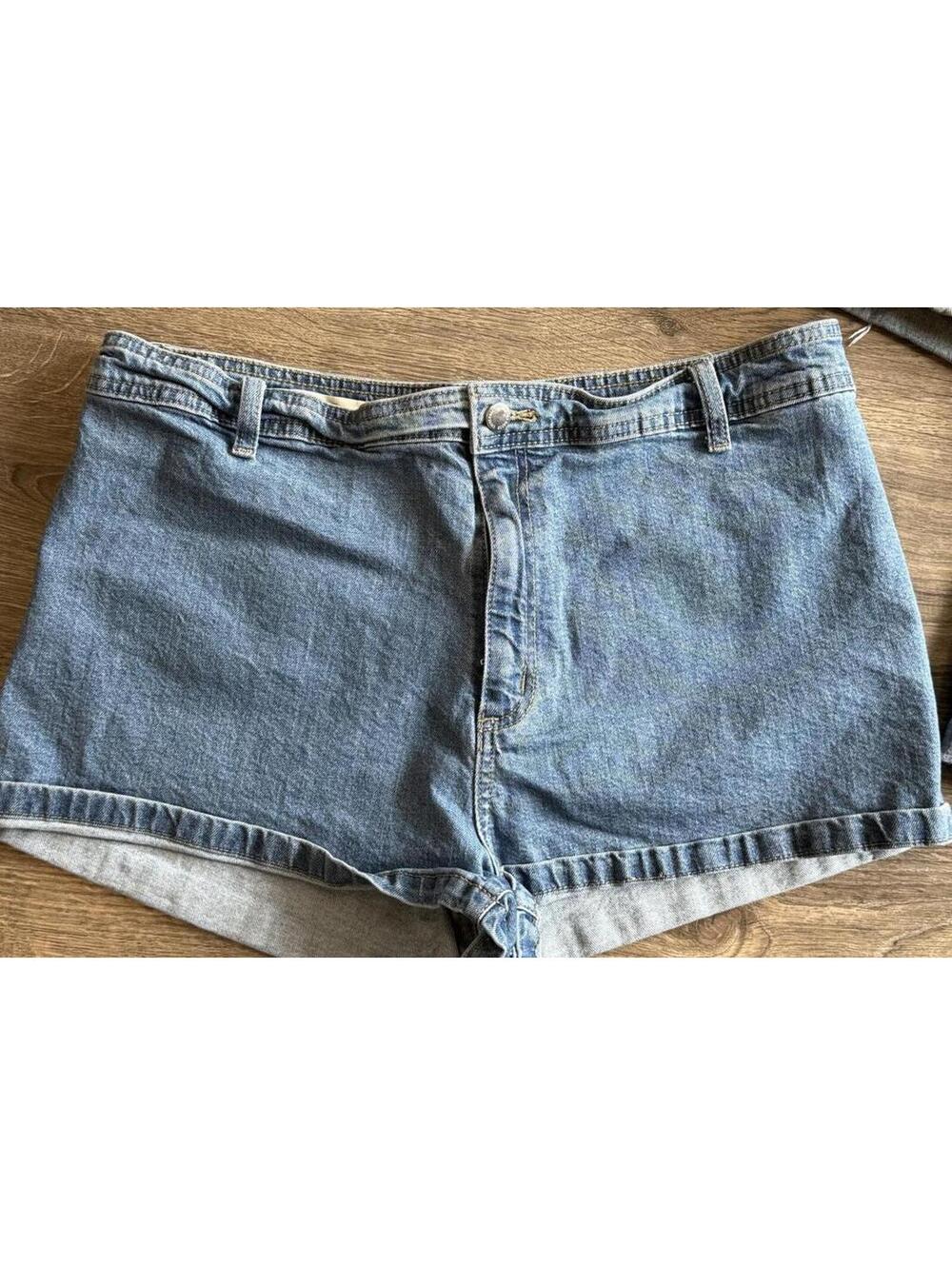 Women's Denim Shorts 3-Piece Bundle, Women's 16 - Picture 2 of 5
